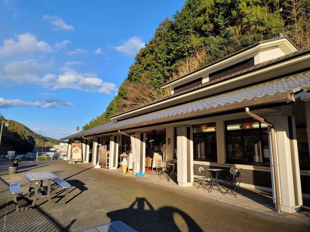 静岡、道の駅宇津ノ谷峠の外観の様子