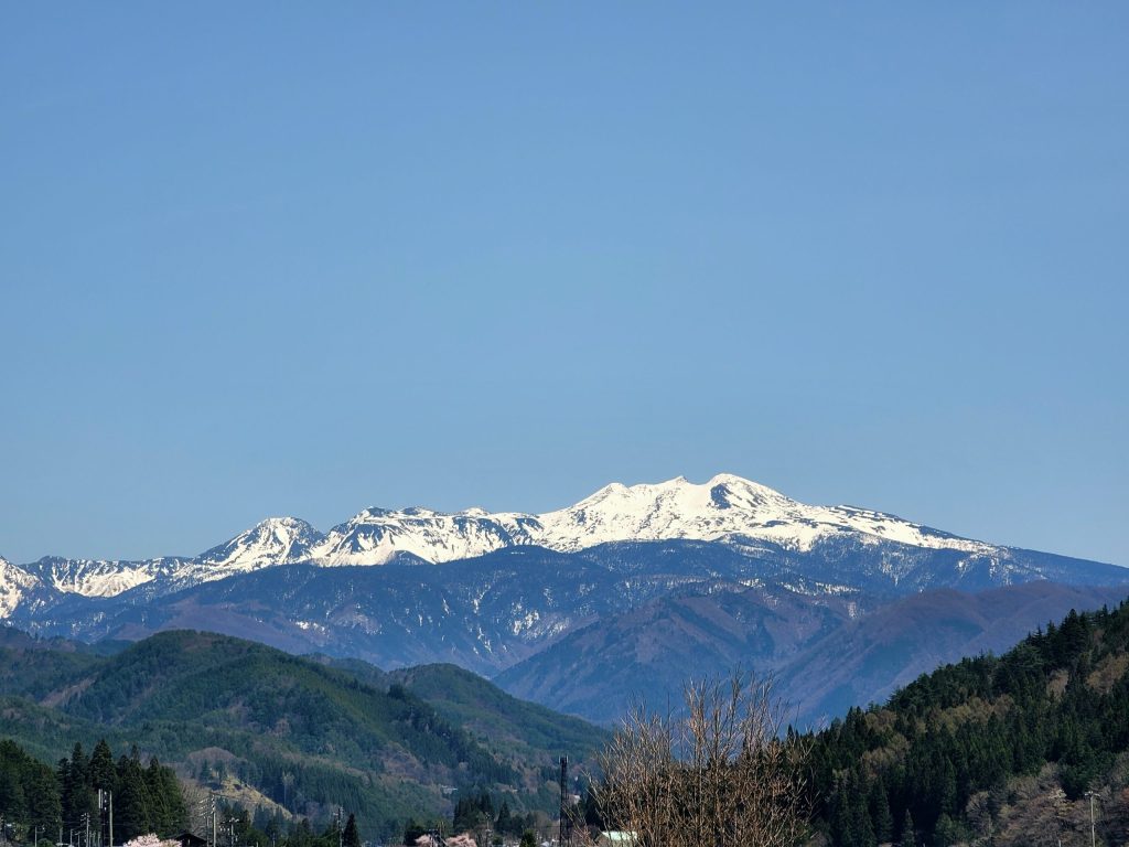 美女街道から見た雪山