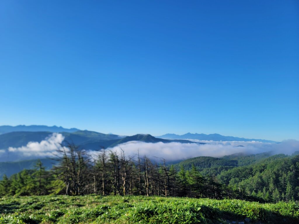 長野県ビーナスライン三峰茶屋大展望台から見た雲海、ツーリング絶景
