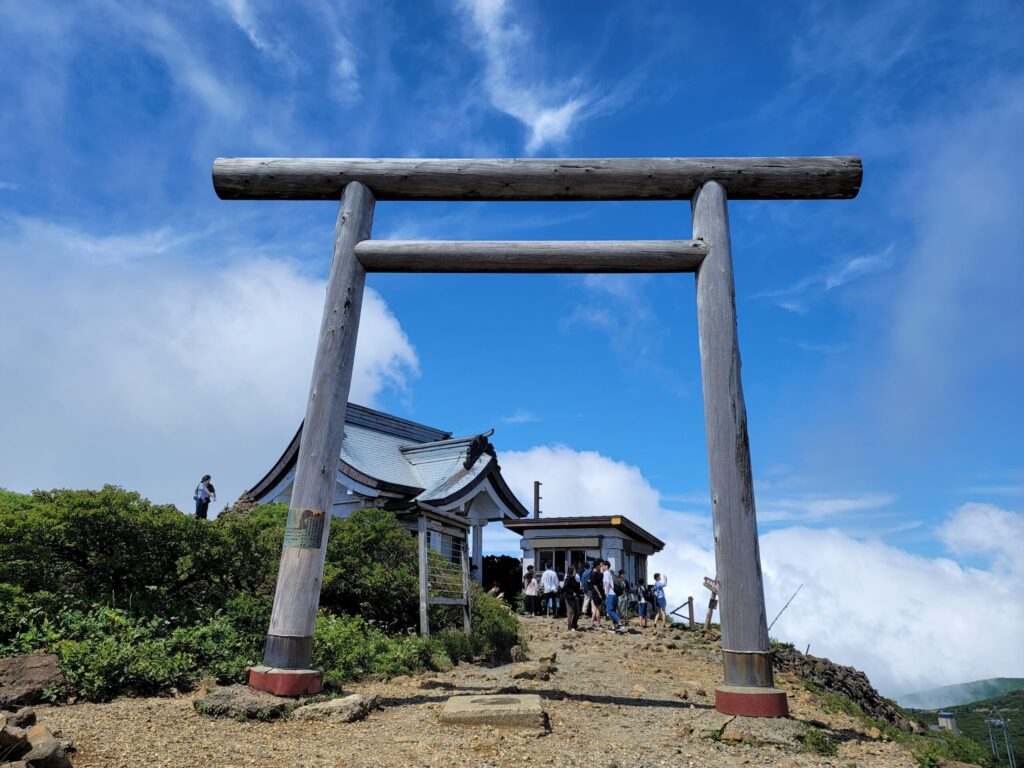 苅田岳山頂