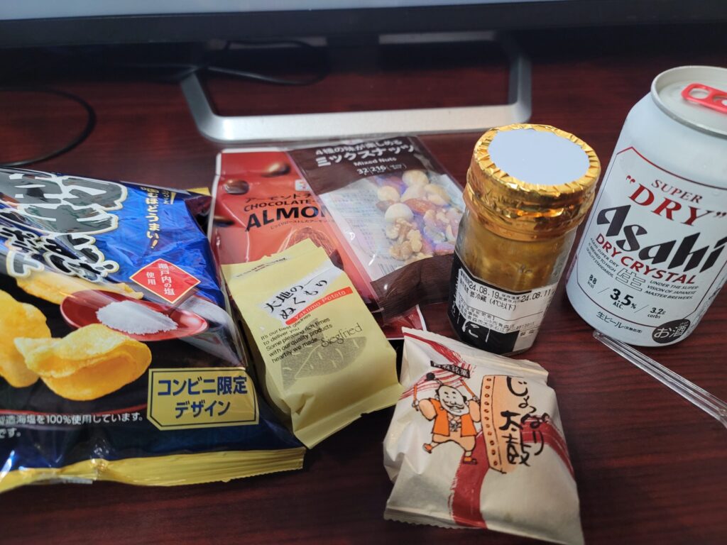 お夜食のご当地銘菓じょっぱり太鼓など