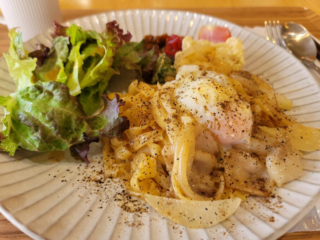 八重山みそとホエー豚のカルボナーラ