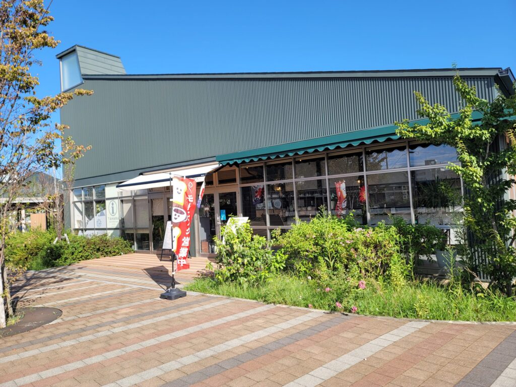 三河田原駅前にあるカフェ Matsui Sangyou の外観