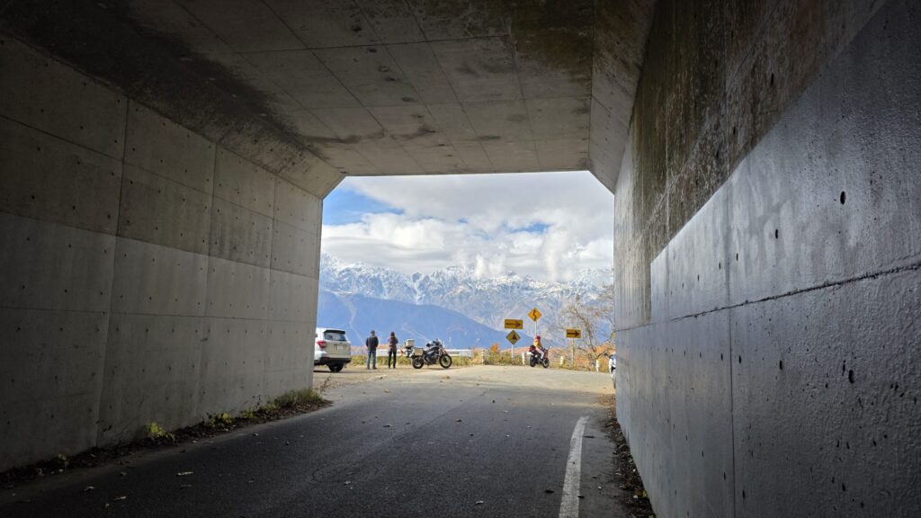 長野県鬼無里街道の白沢洞門