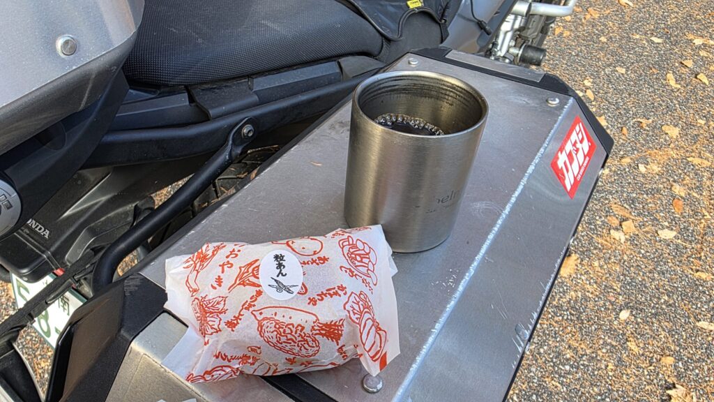 龍神湖でいろは堂のおやきでおやつ休憩