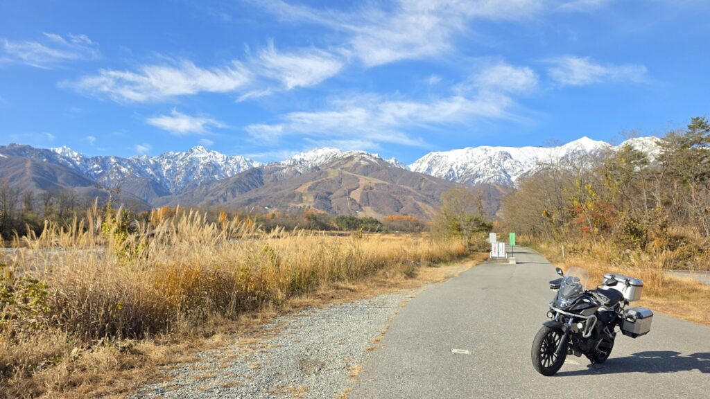 白馬アルプスオートキャンプ場横の松川河川敷からの白馬三山