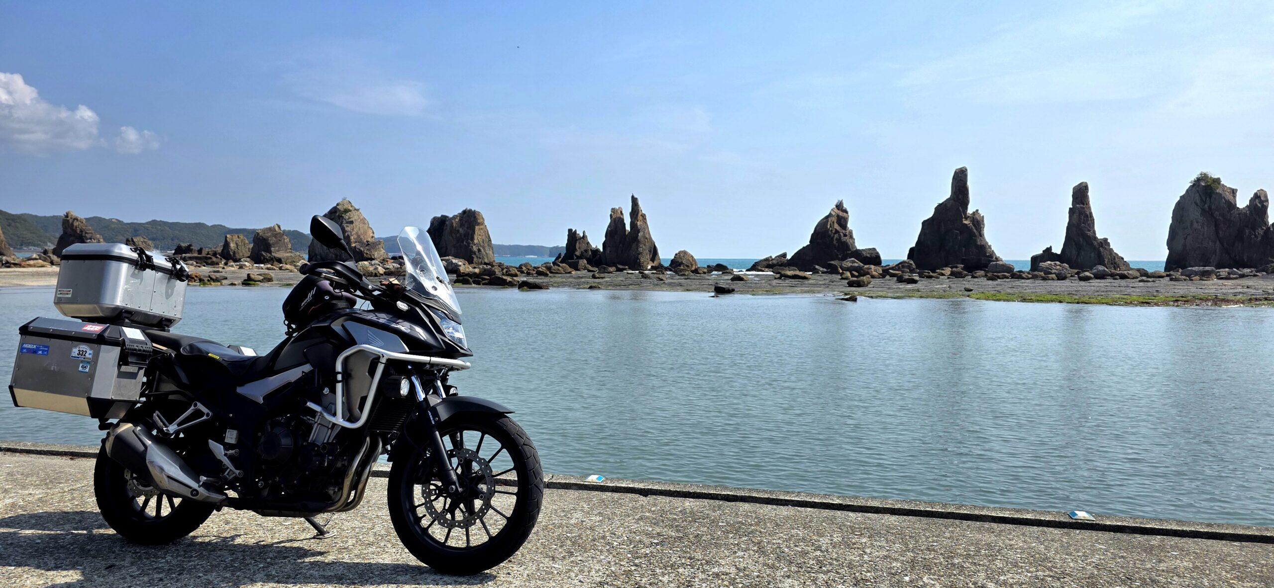 橋杭岩とホンダ400Ⅹ和歌山串本の海沿い絶景ツーリングスポット