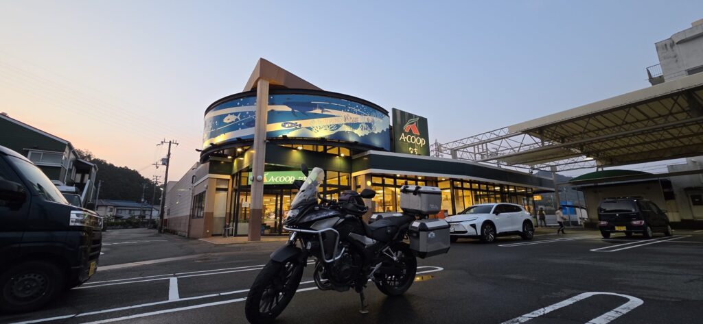 Aコープなちでご当地食材を購入したツーリングの様子