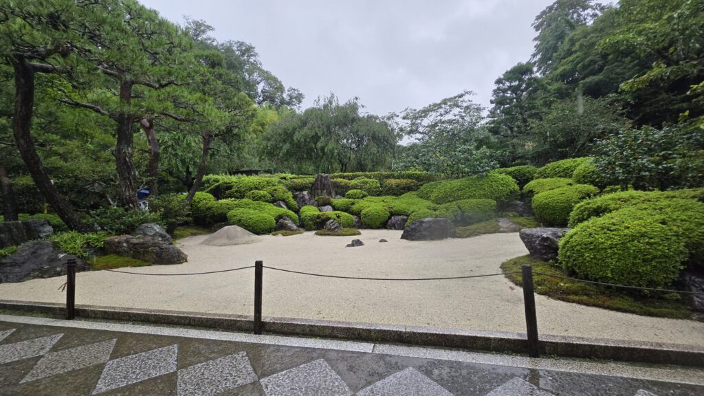 鎌倉・明月院の枯山水