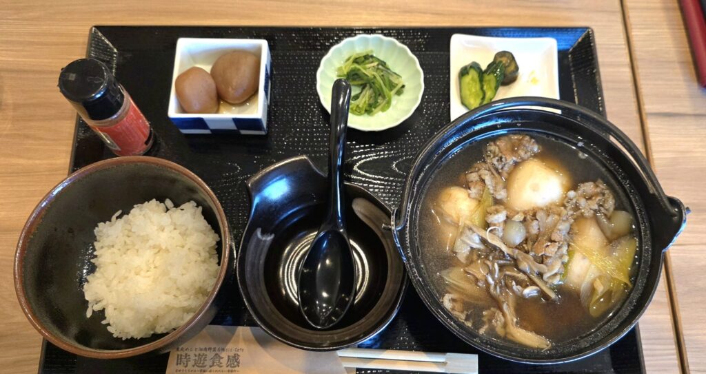 茅ヶ崎 自遊食感の山形芋煮定食