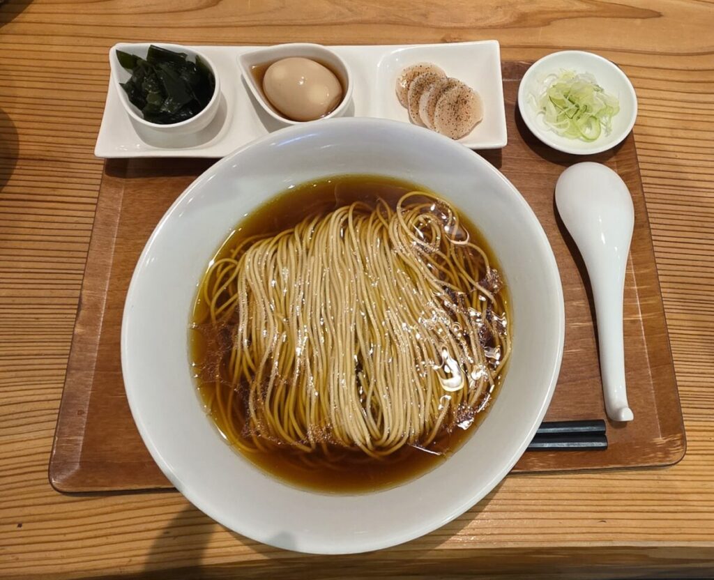静岡県島田市にあるラーメン ル・デッサンで食べたホタテだしの醤油ラーメン