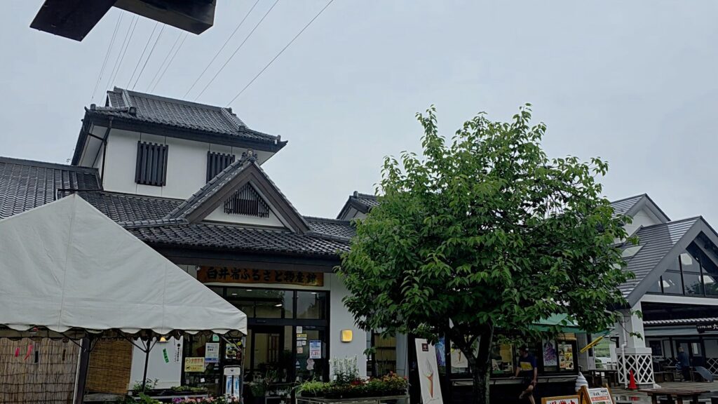 ハンターカブで秋山郷キャンプツーリングへ向かう途中の道の駅こもち