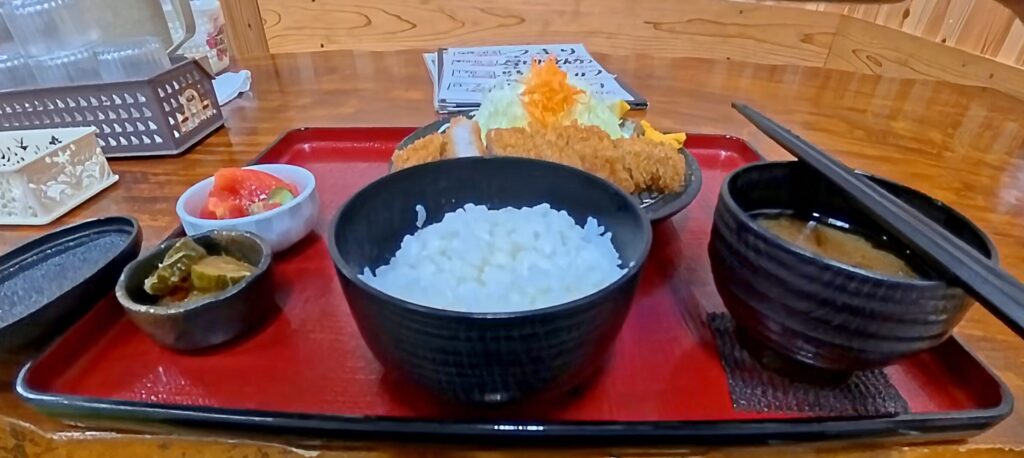 新潟県津南町とんかつ つまりのとんかつ定食