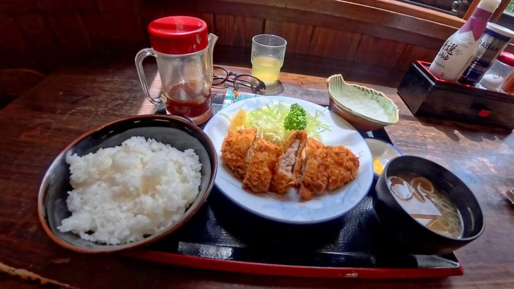 道の駅蔦木宿のとんかつ定食
