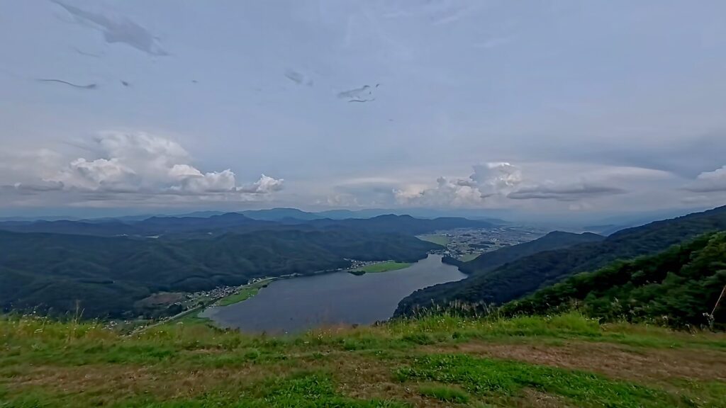 長野県大町小熊山パラグライダー上から見た木崎湖の光景