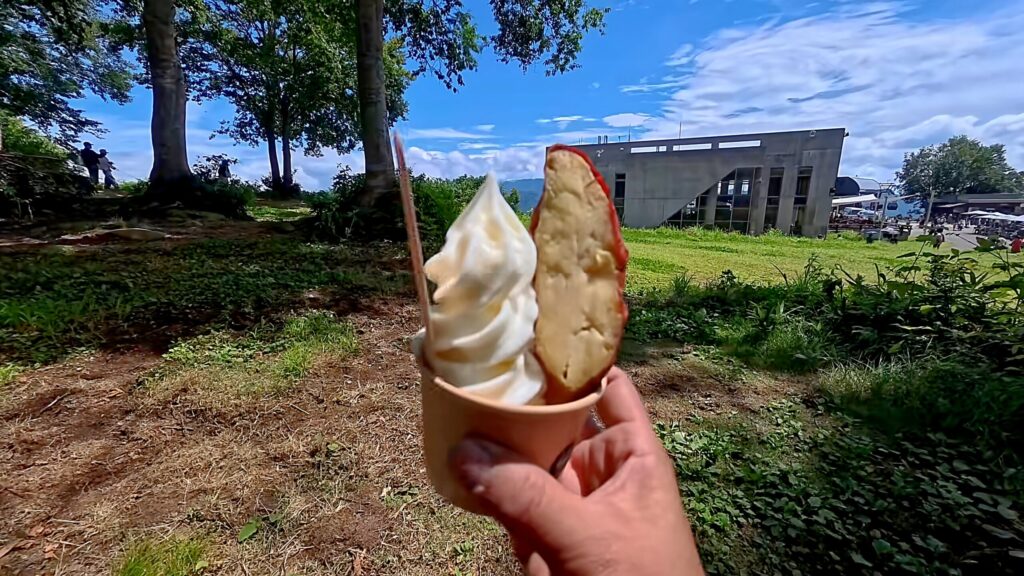 白馬岩岳マウンテンリゾートのお芋とソフトクリーム