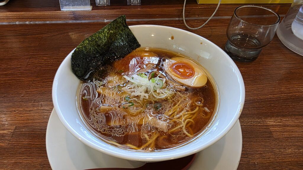 長野県。中華蕎麦日暈の醤油ラーメン