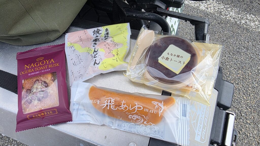 岐阜県長良川SAで購入した栗きんとん、飛鮎、小倉ラスク、小倉トーストもなか